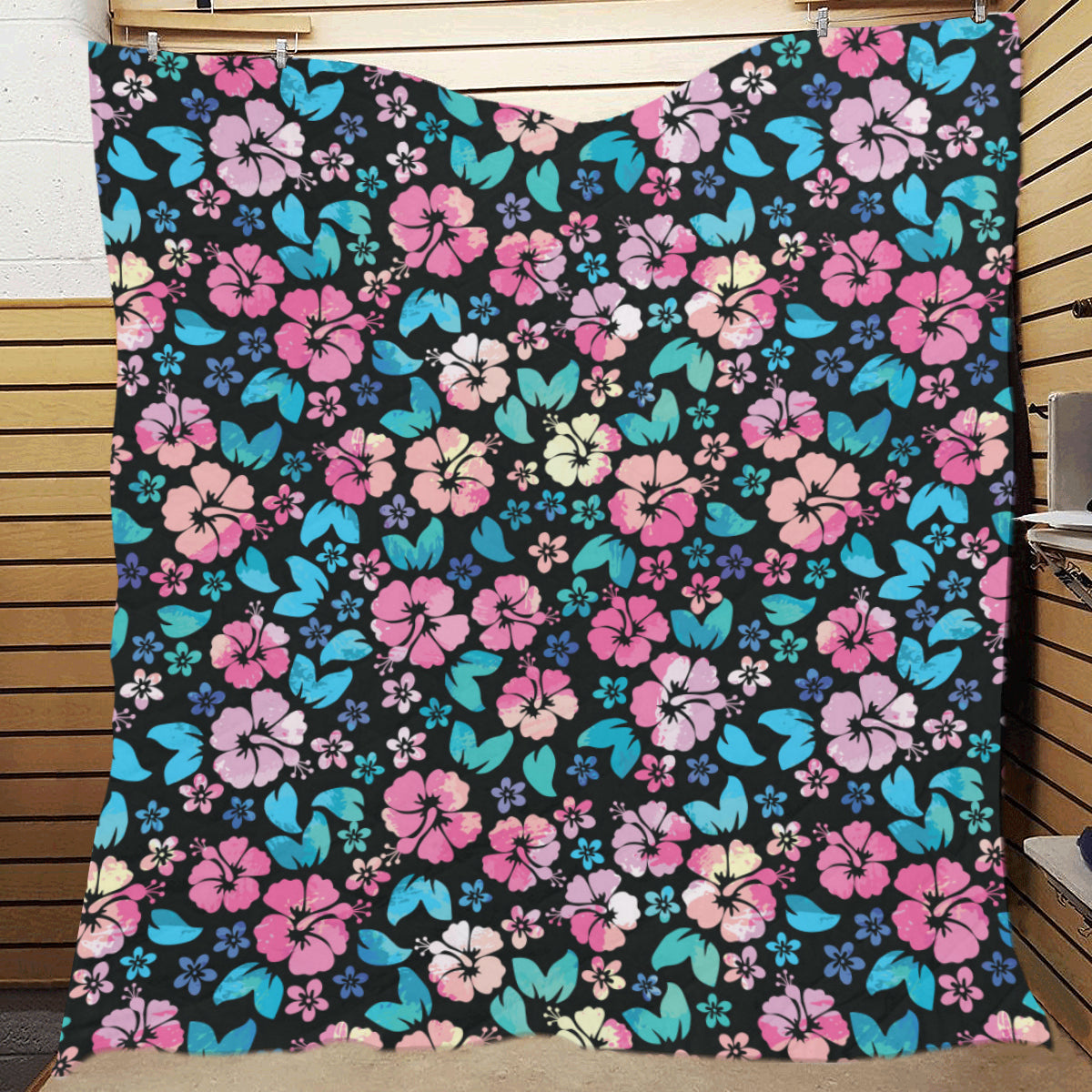 Pink Hibiscus Hawaiian Flower Premium Quilt