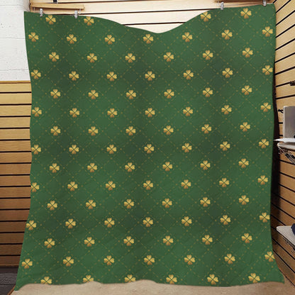 Clover  Pattern Print Design 01 Premium Quilt