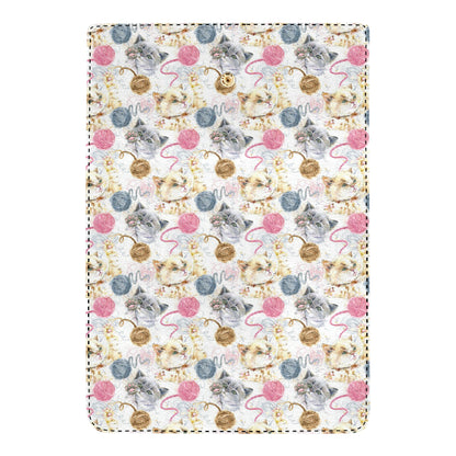 Cat Playing Yarn Pattern Print Design 07 Women's Trifold Wallet