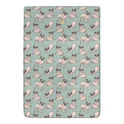 Pug Pattern Print Design A01 Women's Trifold Wallet