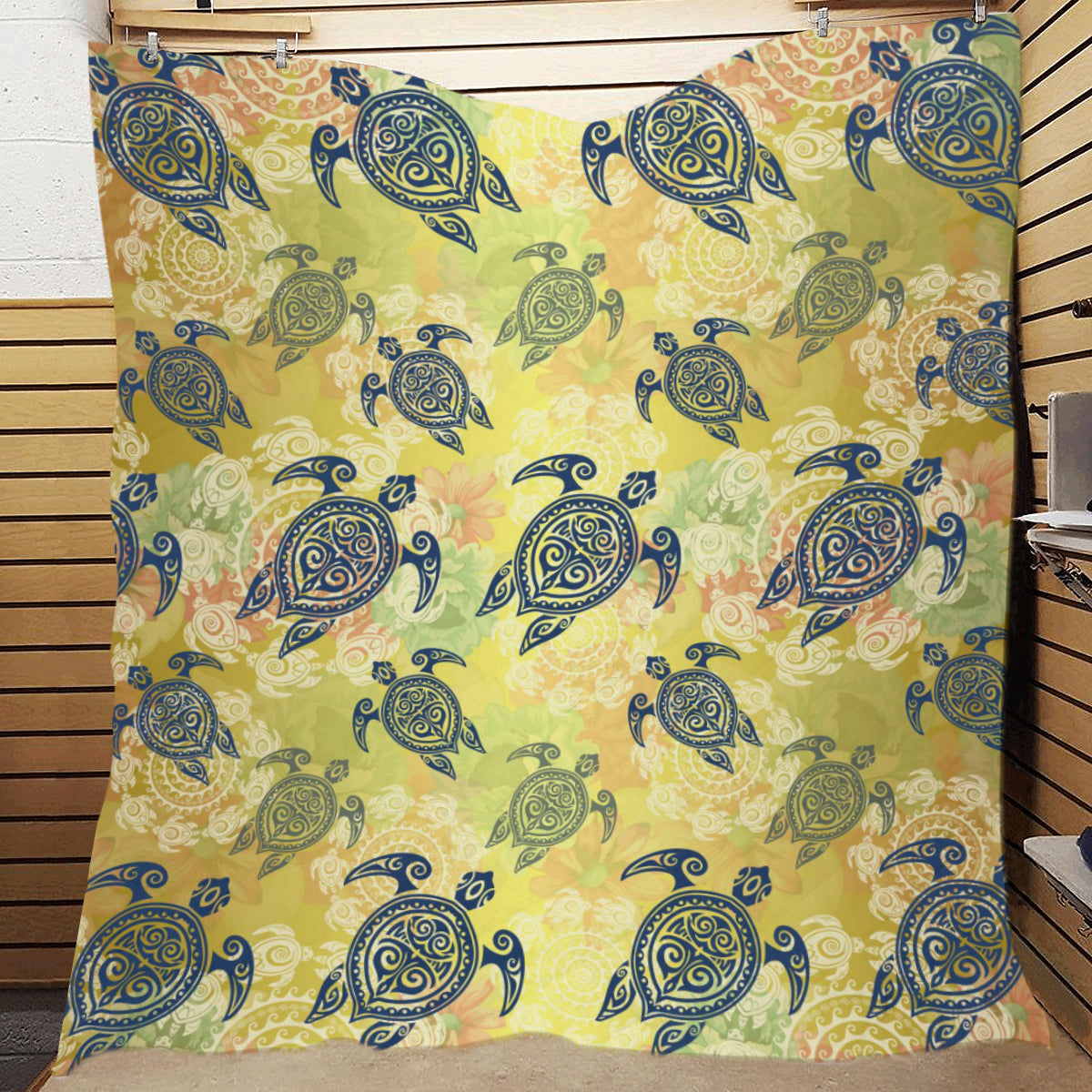 Hawaiian Turtle Tribal Design Print Premium Quilt