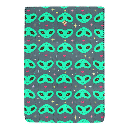 Alien Head Heart Pattern Print Design 03 Women's Trifold Wallet
