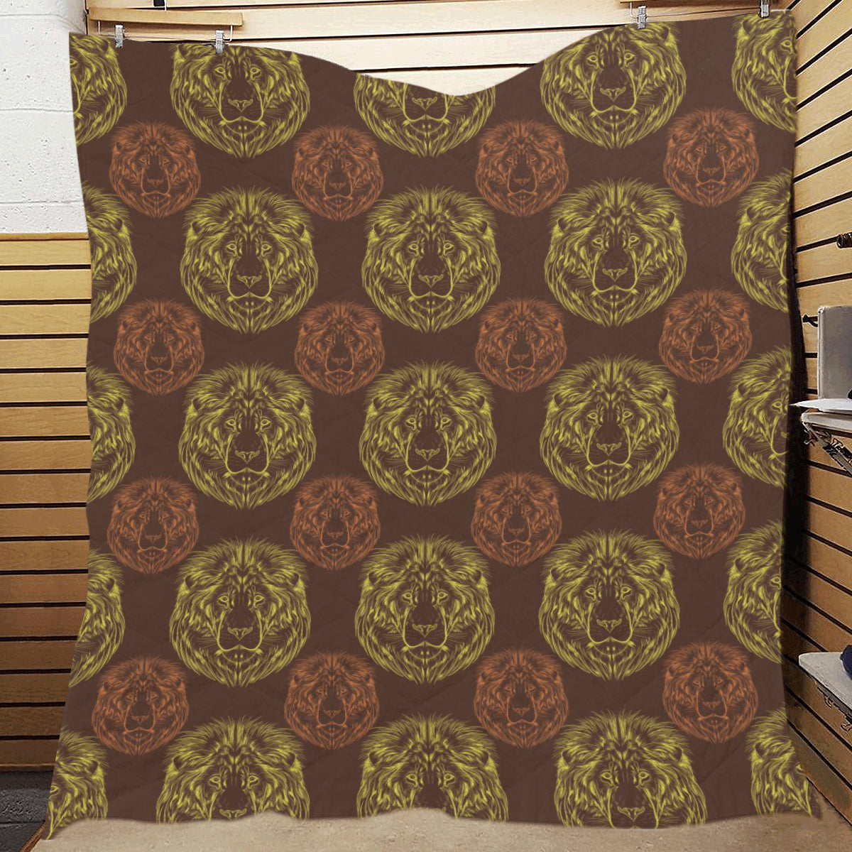 Lion Pattern Print Design 04 Premium Quilt