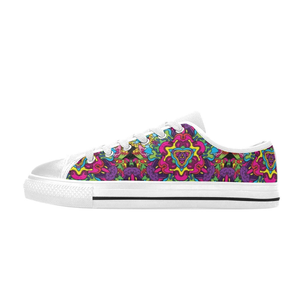 Trippy Print Design LKS303 Women's White Low Top Shoes