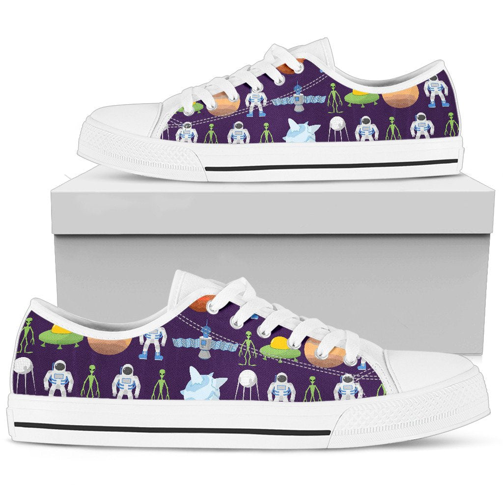 Alien Astronaut Planet Women Low Top Shoes