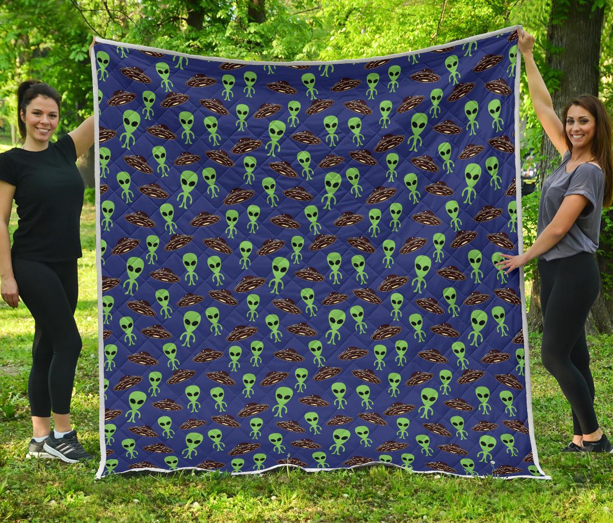 Alien Green UFO Pattern Premium Quilt-JTAMIGO.COM