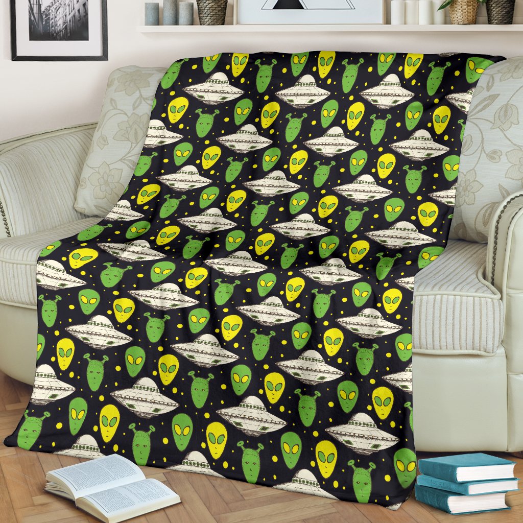 Alien UFO Pattern Fleece Blanket