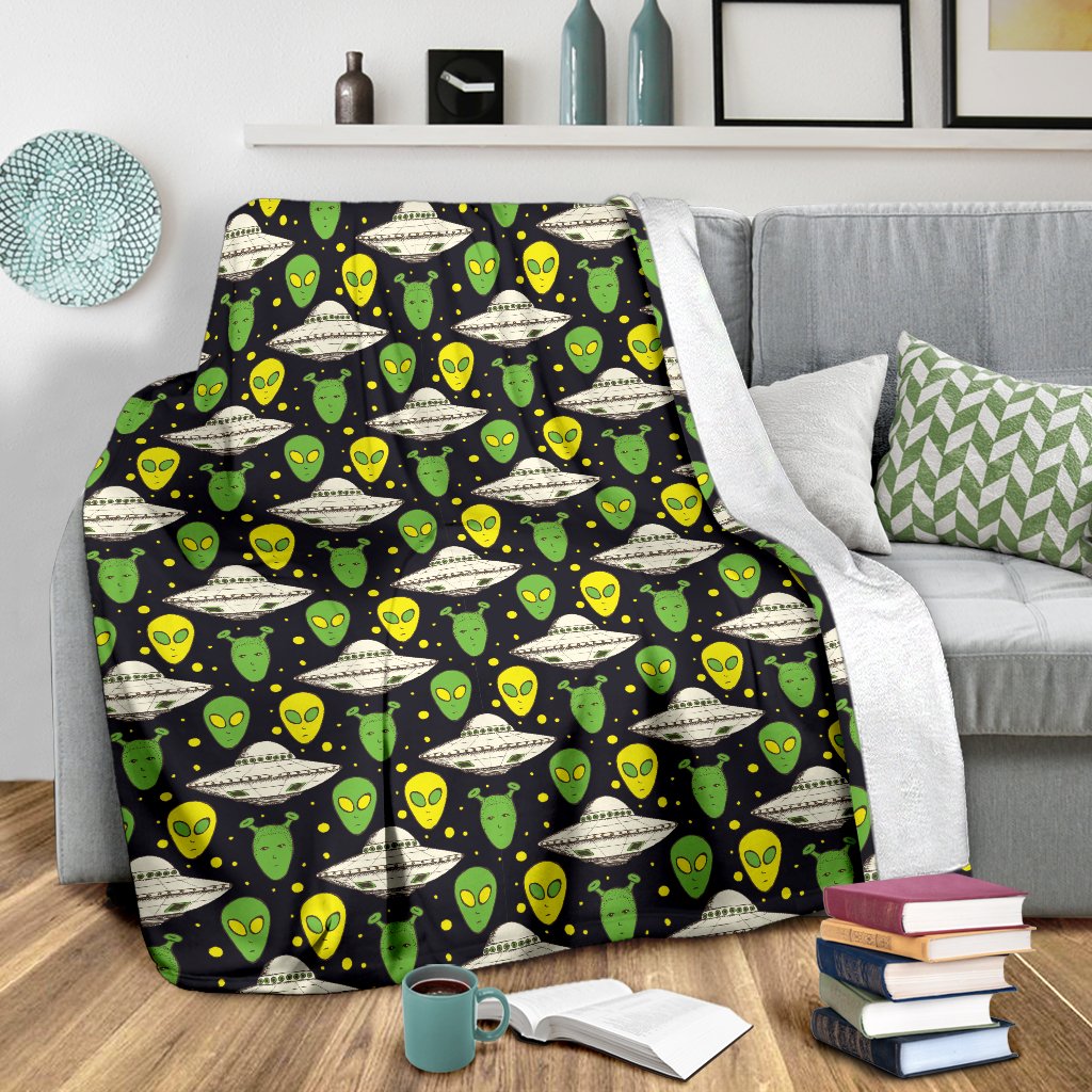 Alien UFO Pattern Fleece Blanket