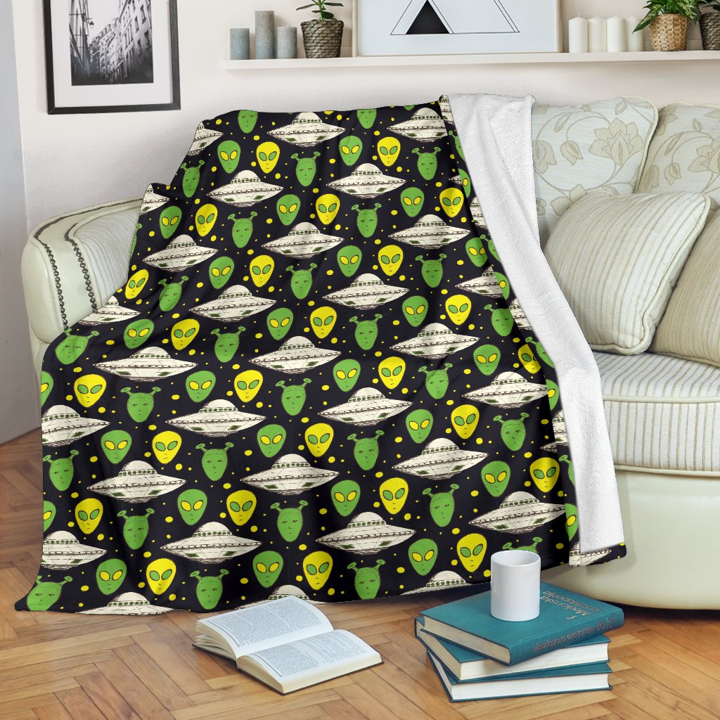 Alien UFO Pattern Fleece Blanket