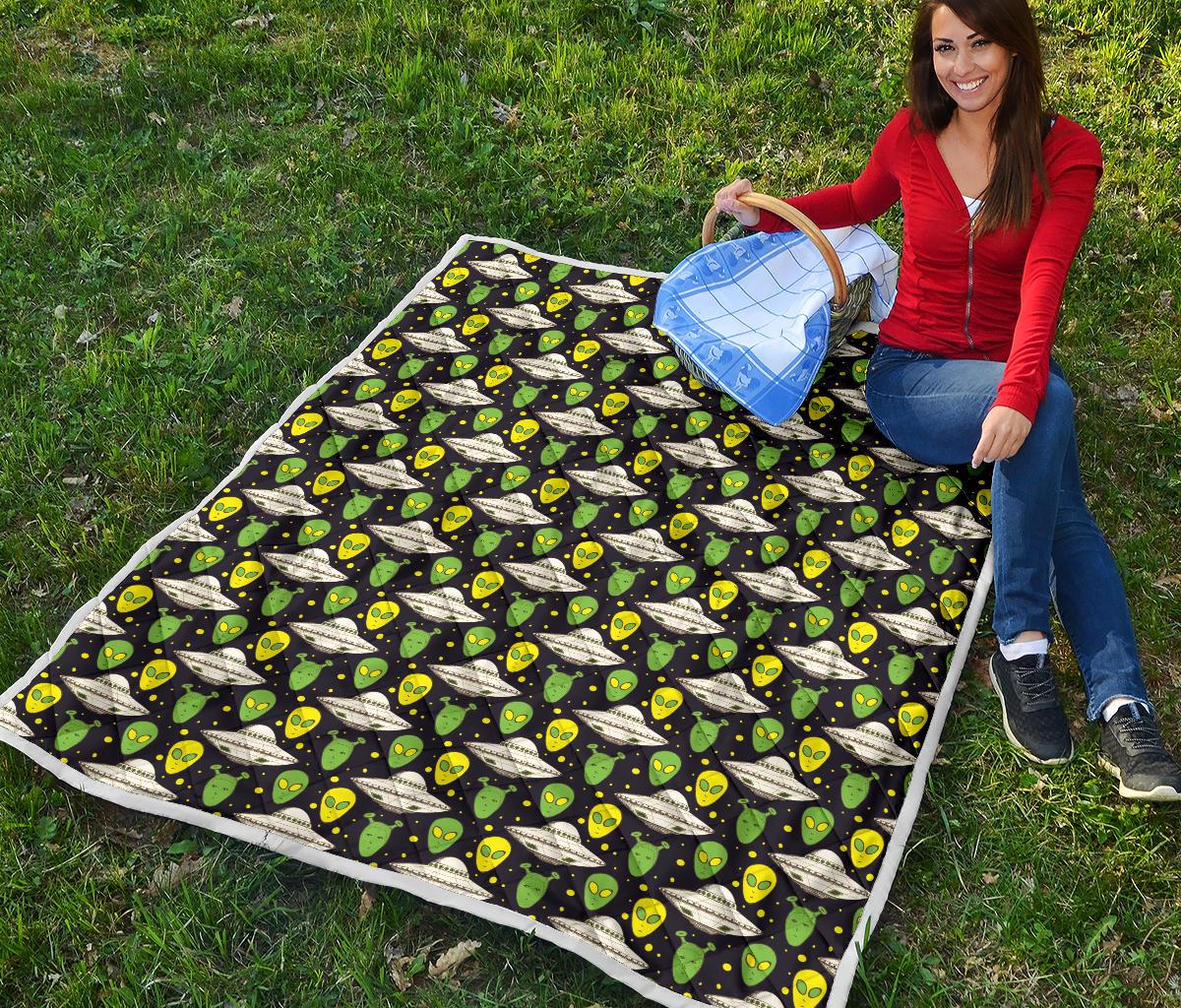 Alien UFO Pattern Premium Quilt-JTAMIGO.COM