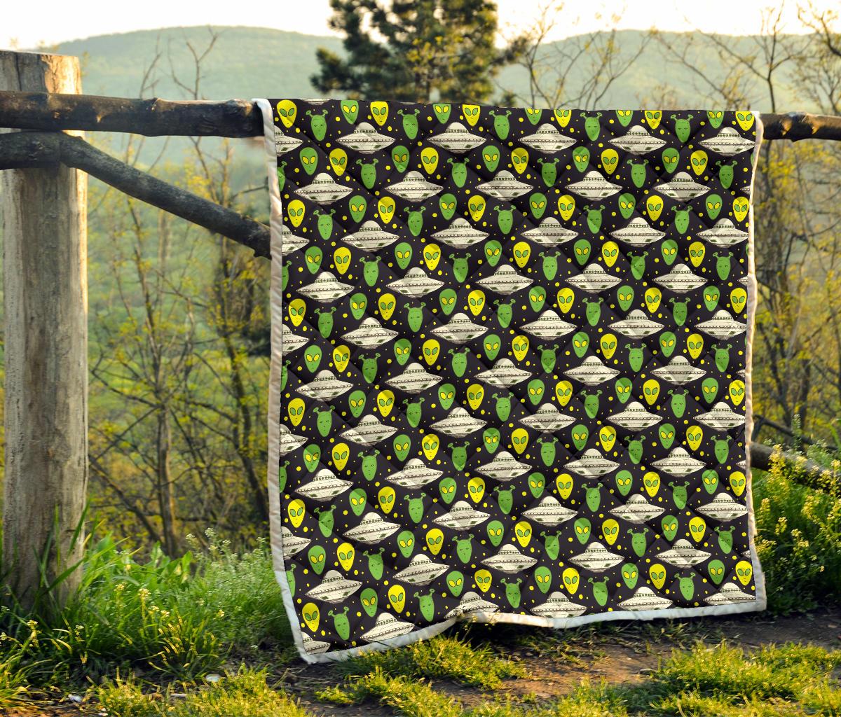 Alien UFO Pattern Premium Quilt-JTAMIGO.COM