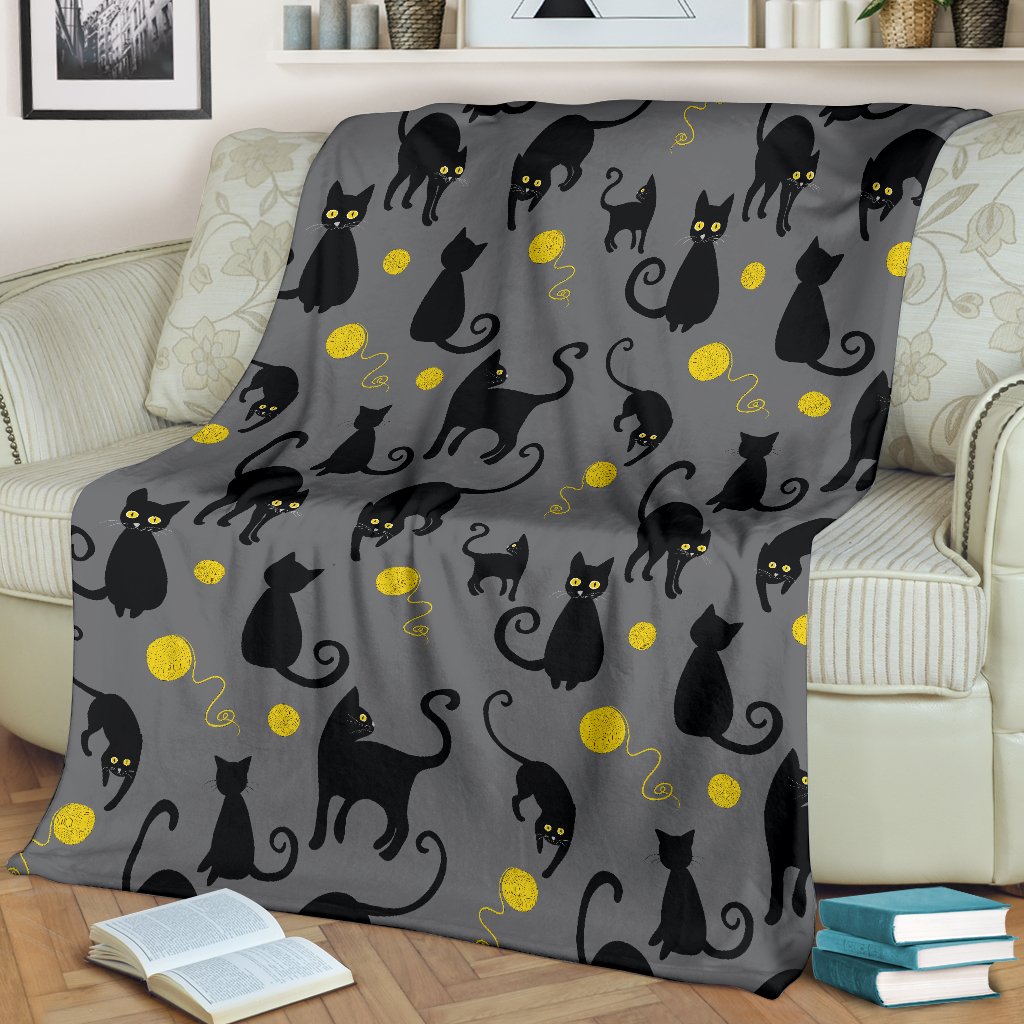 Black Cat Yellow Yarn Print Pattern Fleece Blanket
