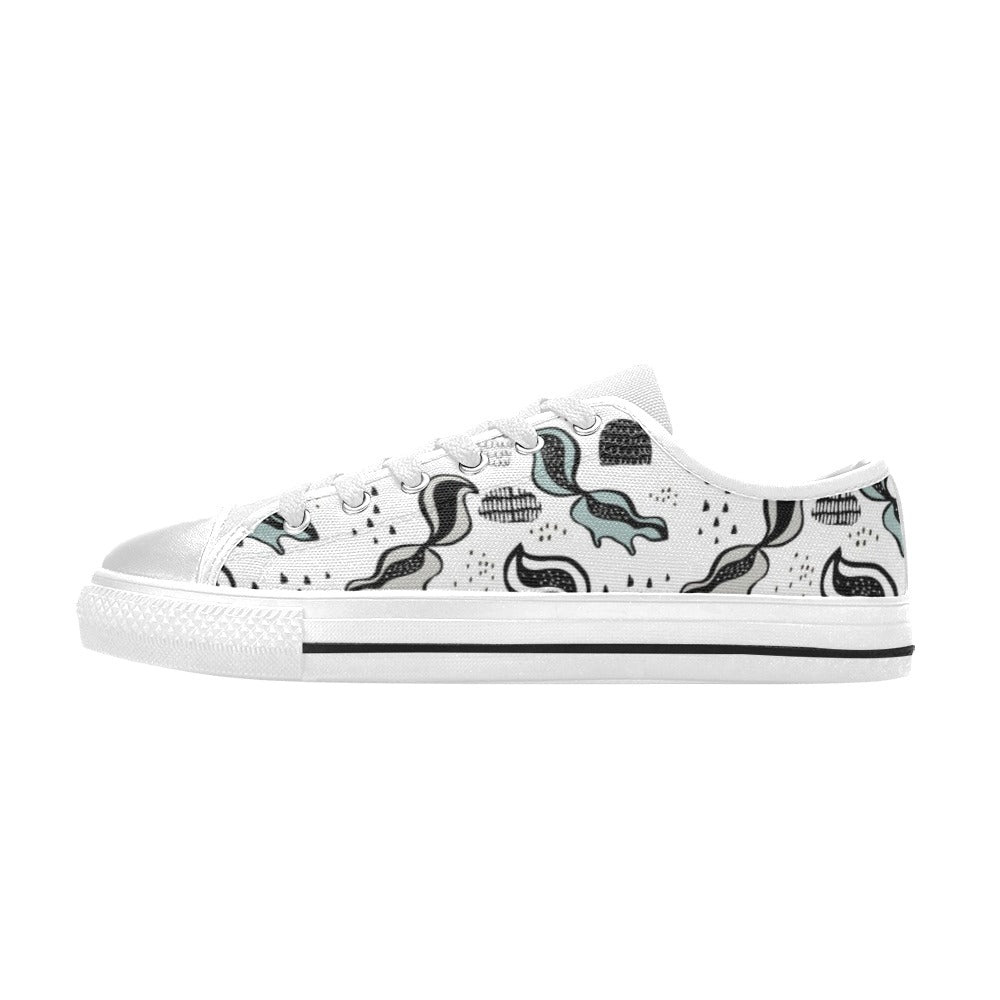 Skunk Print Design LKS303 Women's White Low Top Shoes