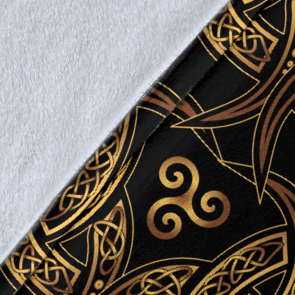 Celtic Knot Gold Design Fleece Blanket
