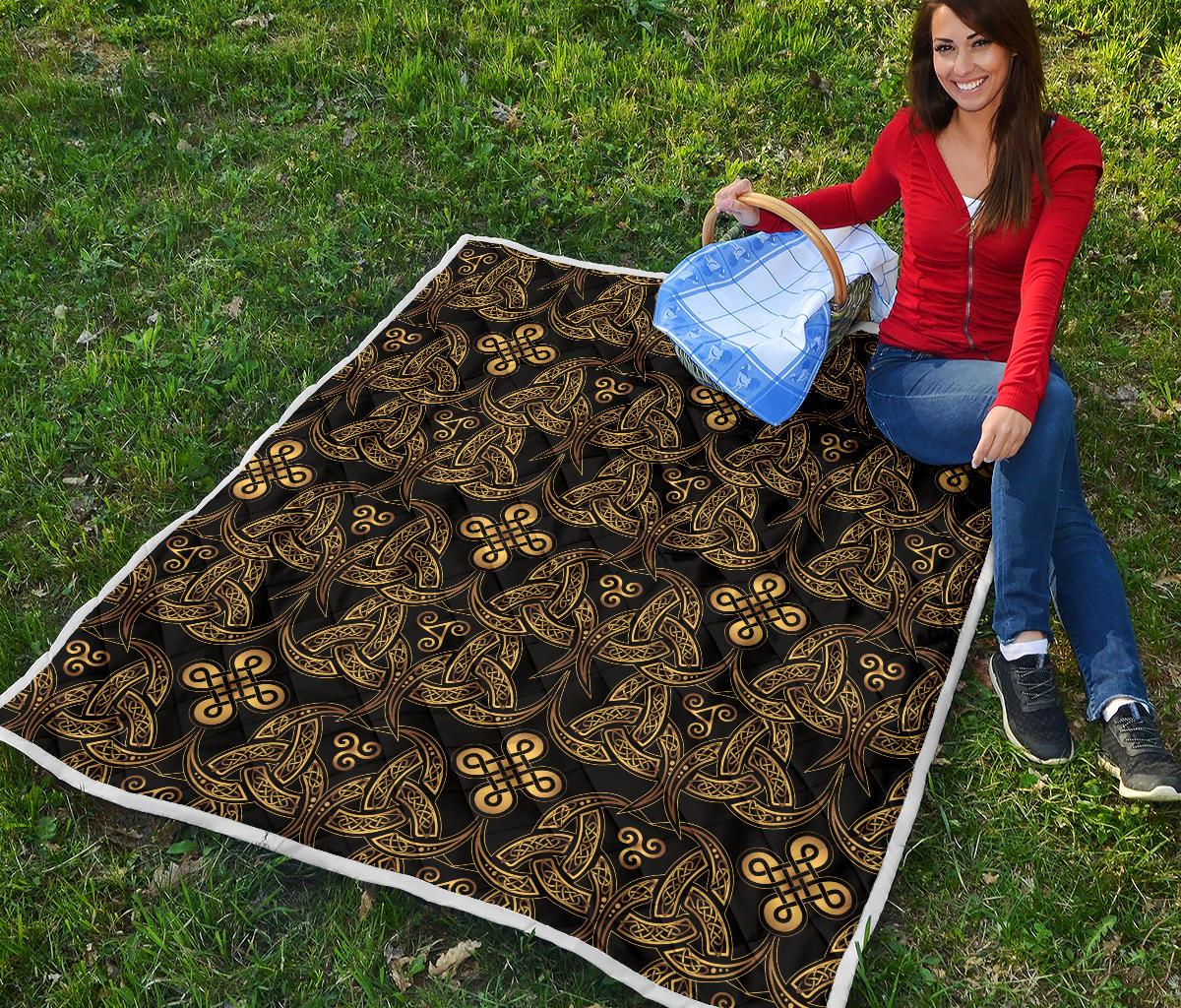 Celtic Knot Gold Design Premium Quilt-JTAMIGO.COM