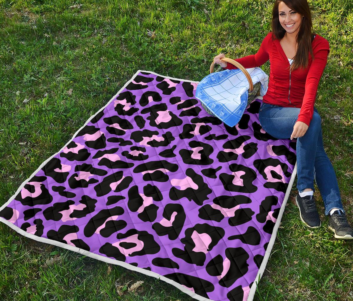 Cheetah Purple Neon Print Pattern Premium Quilt-JTAMIGO.COM