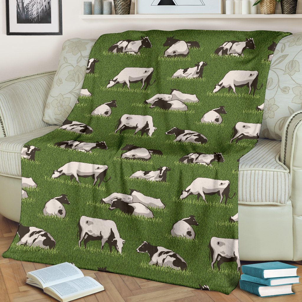 Cow On Grass Print Pattern Fleece Blanket