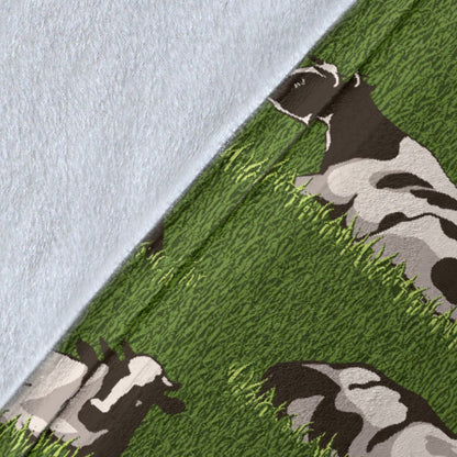 Cow On Grass Print Pattern Fleece Blanket