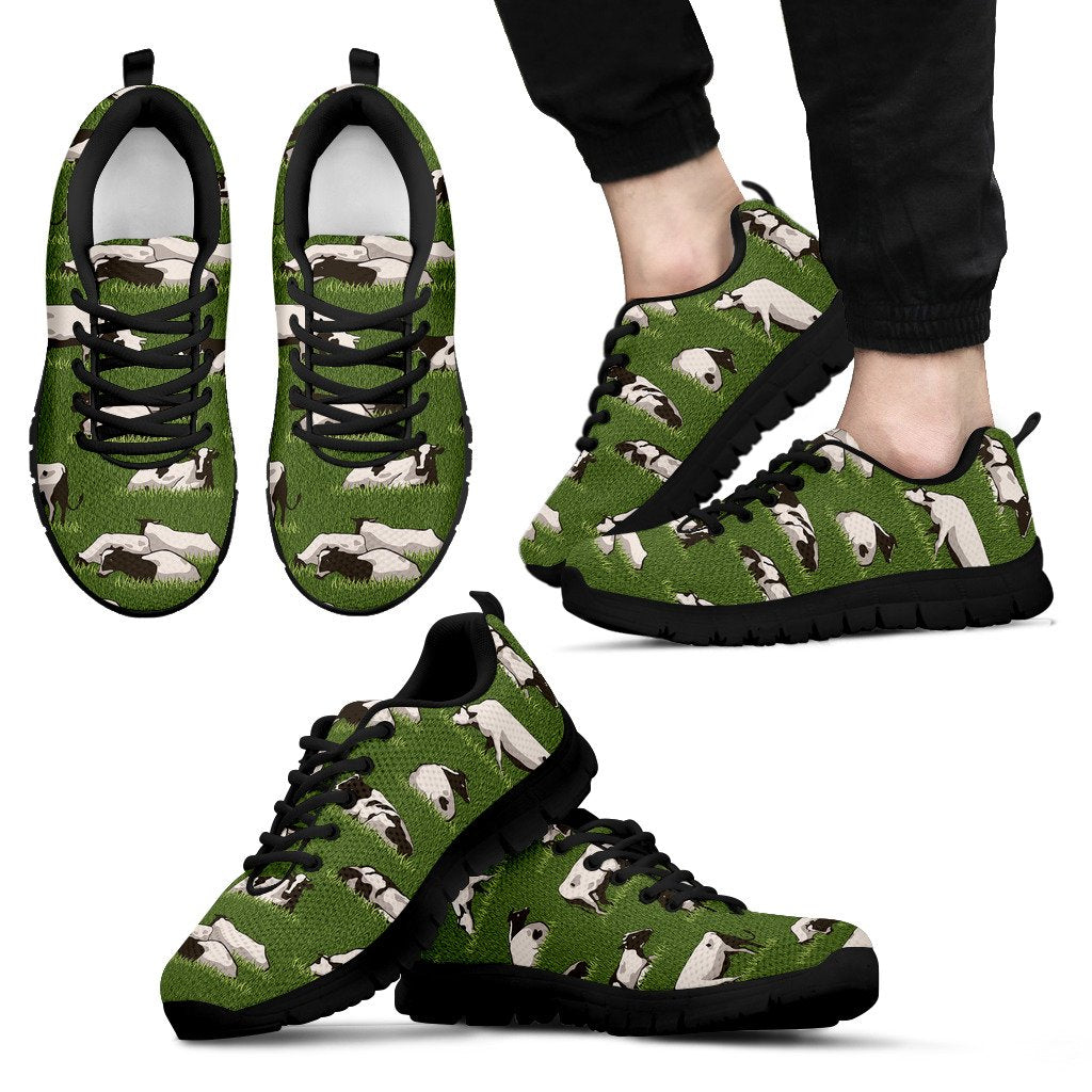 Cow on Grass Print Pattern Men Sneakers Shoes