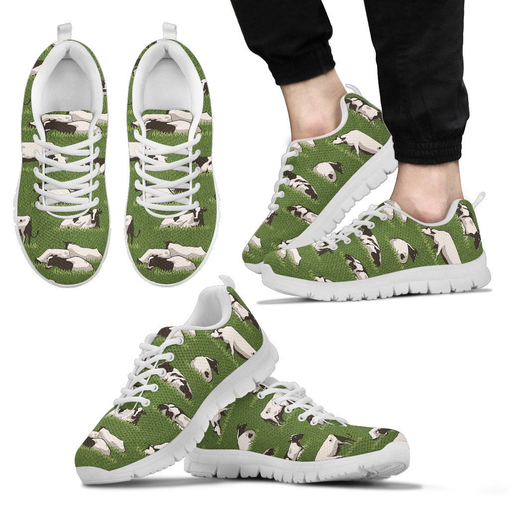 Cow on Grass Print Pattern Men Sneakers Shoes