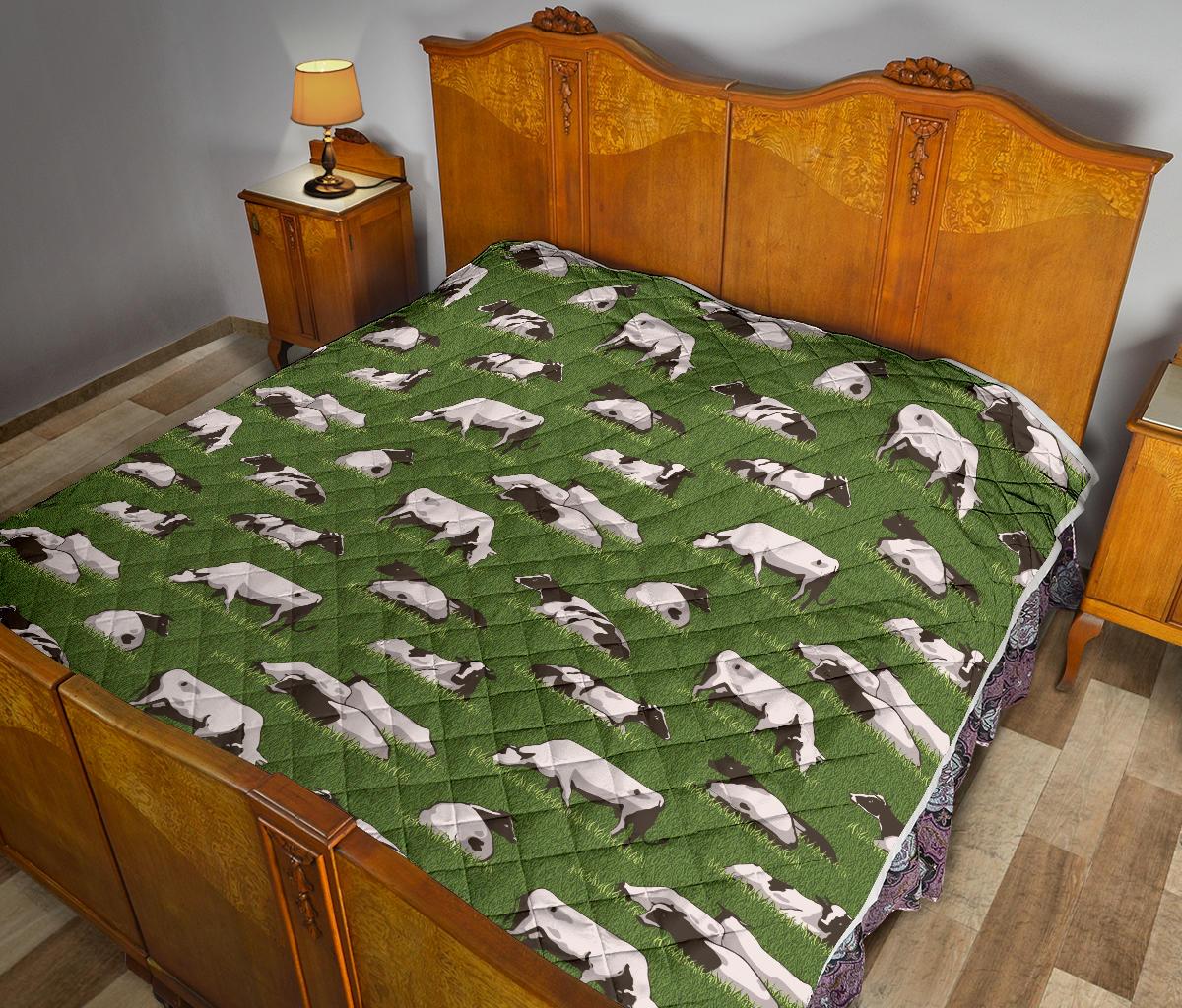 Cow on Grass Print Pattern Premium Quilt-JTAMIGO.COM