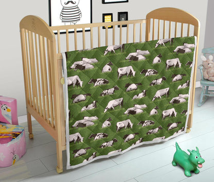 Cow on Grass Print Pattern Premium Quilt-JTAMIGO.COM