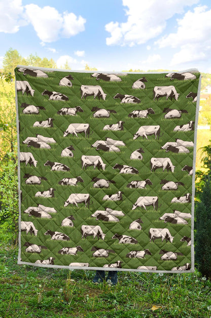 Cow on Grass Print Pattern Premium Quilt-JTAMIGO.COM