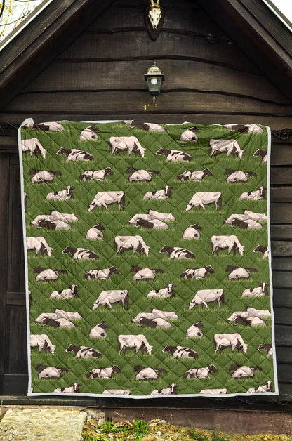 Cow on Grass Print Pattern Premium Quilt-JTAMIGO.COM