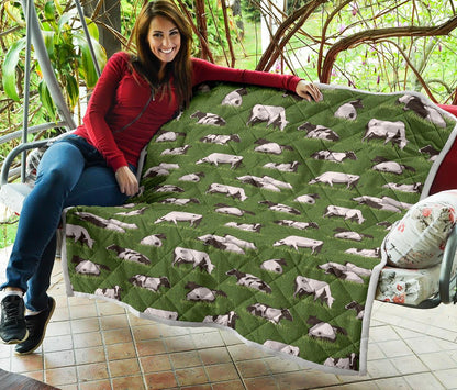 Cow on Grass Print Pattern Premium Quilt-JTAMIGO.COM