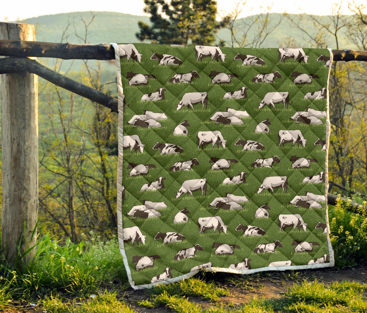 Cow on Grass Print Pattern Premium Quilt-JTAMIGO.COM