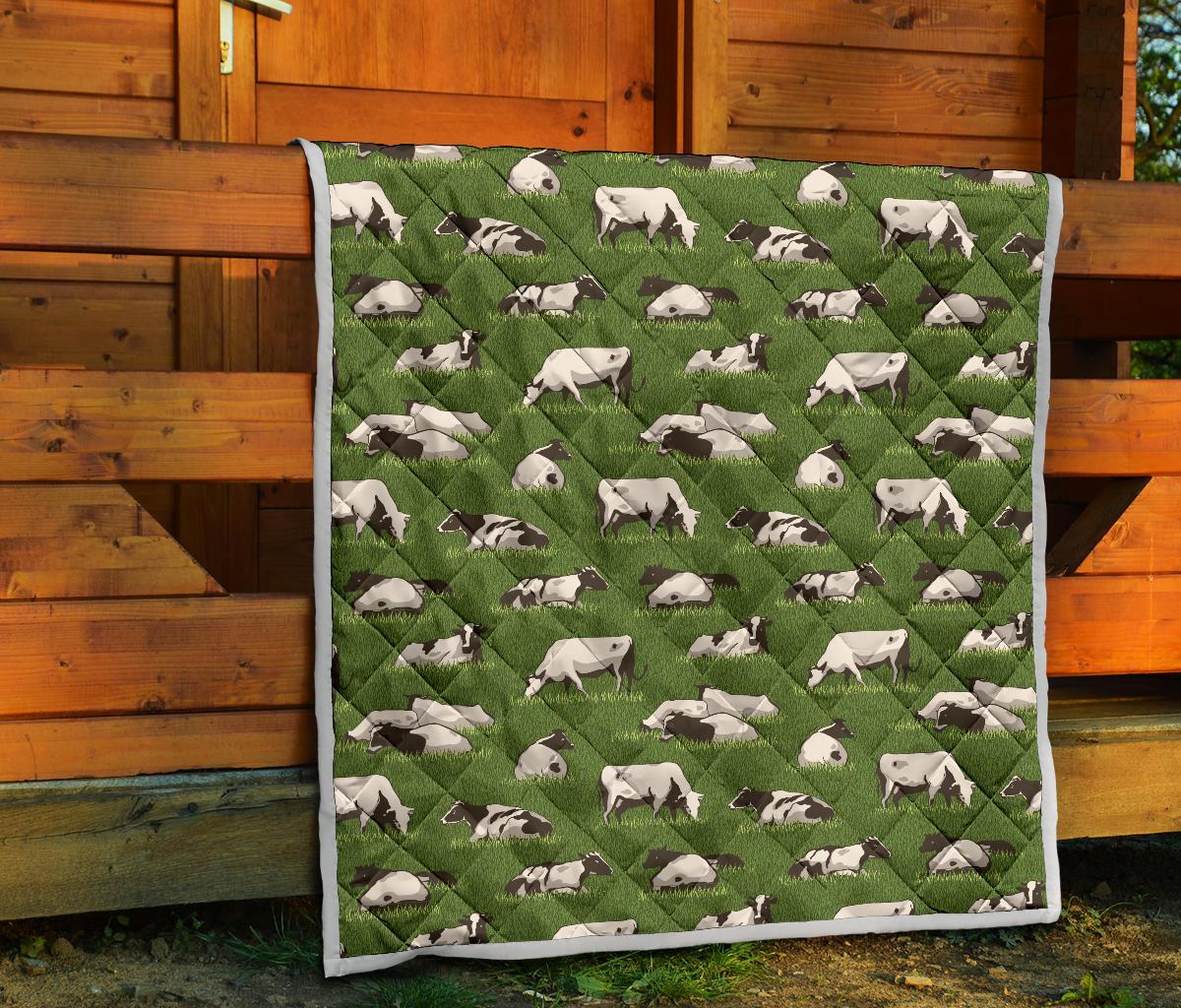 Cow on Grass Print Pattern Premium Quilt-JTAMIGO.COM