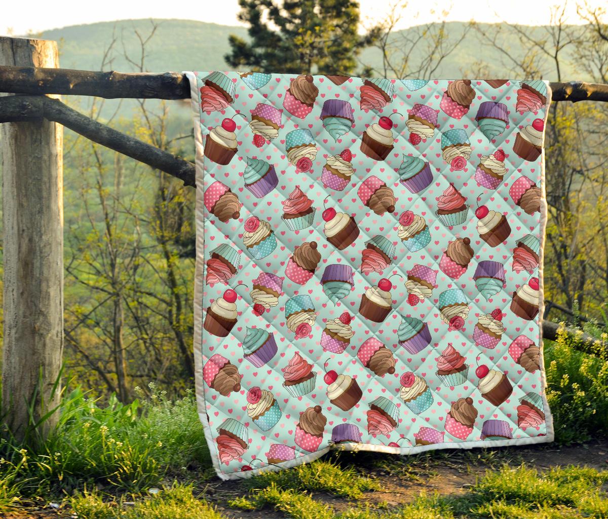 Cupcakes Fancy Heart Print Pattern Premium Quilt-JTAMIGO.COM