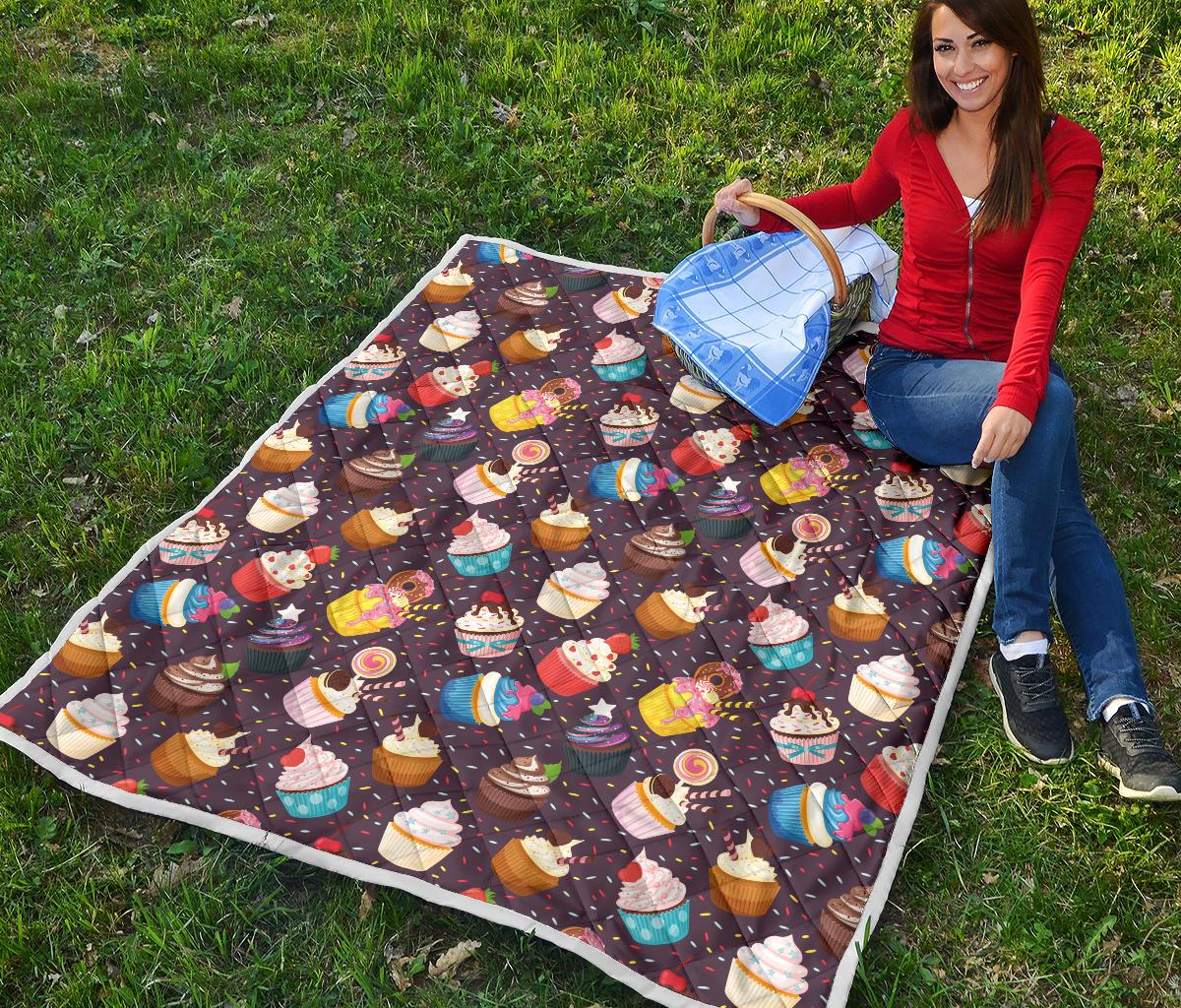 Cupcakes Party Print Pattern Premium Quilt-JTAMIGO.COM