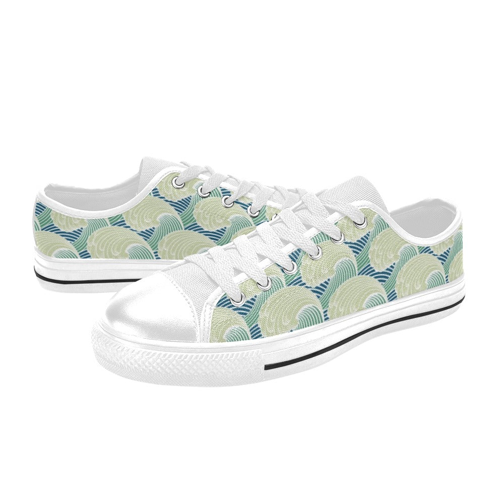 Wave Japan Style Print Design LKS302 Women's White Low Top Shoes