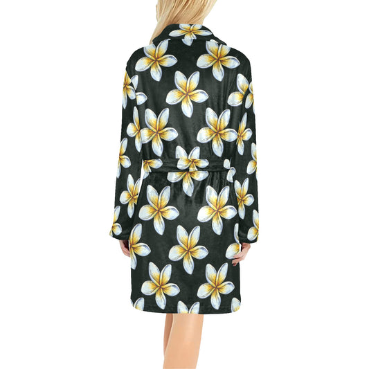 White Plumeria Pattern Print Design PM022 Women's Fleece Robe