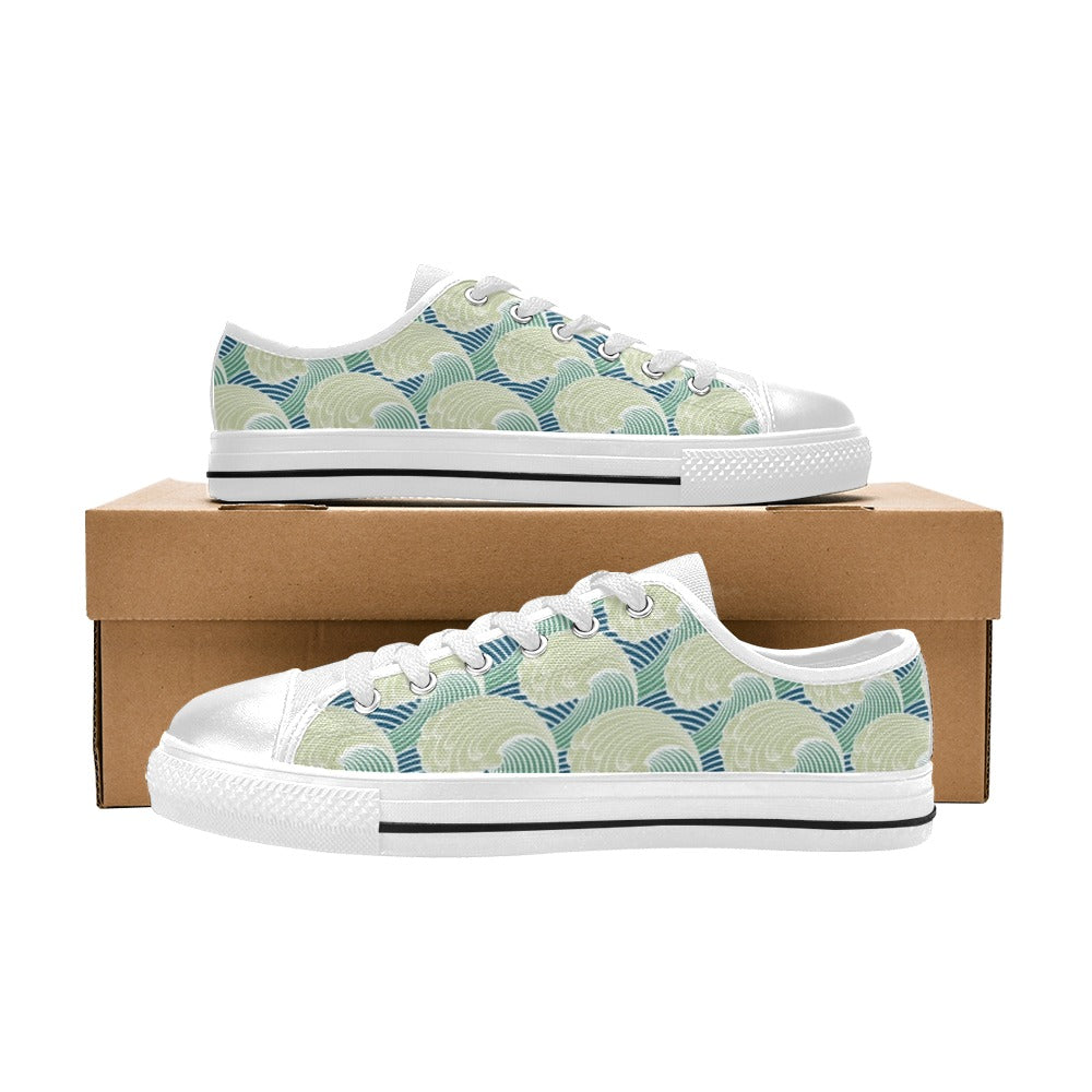 Wave Japan Style Print Design LKS302 Women's White Low Top Shoes
