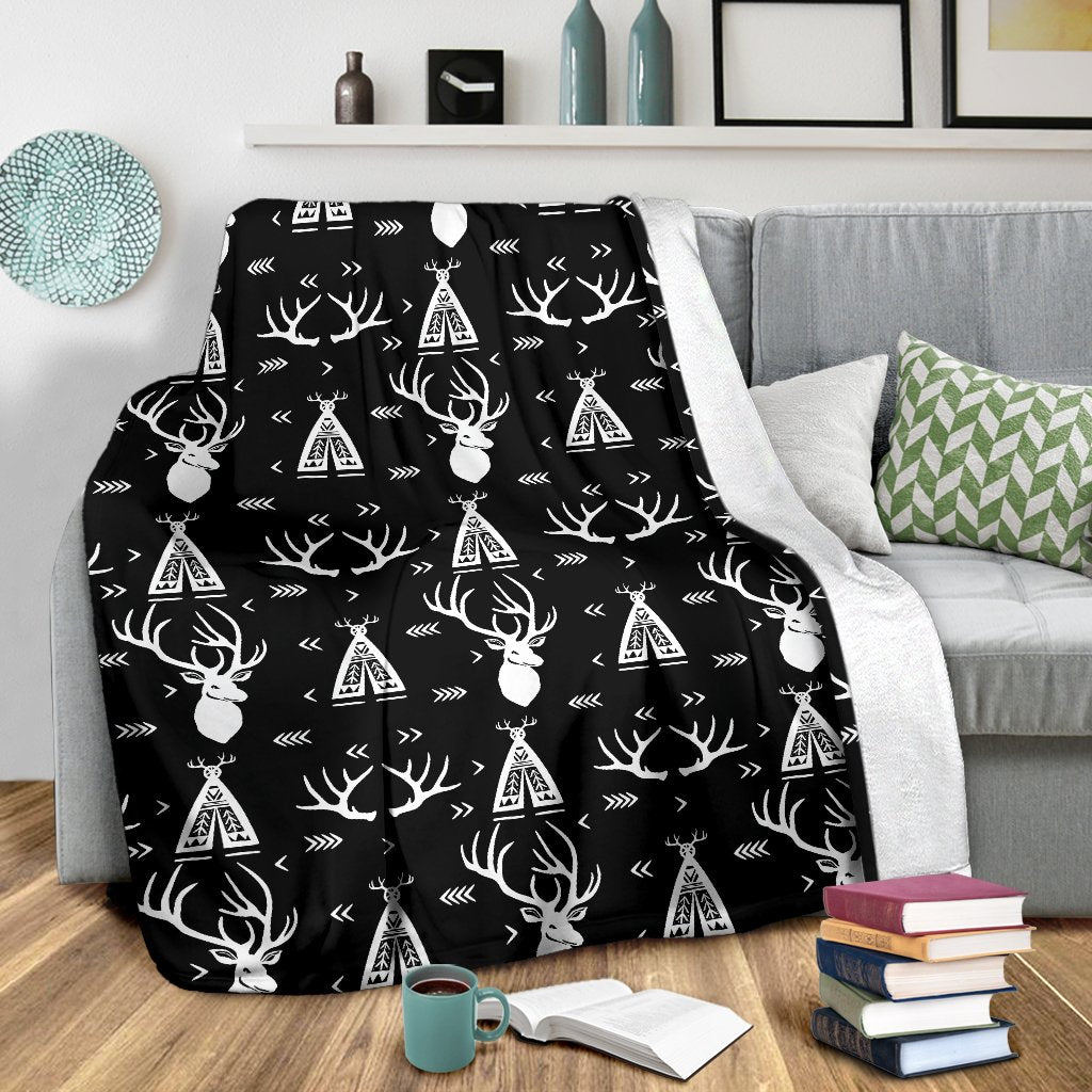 Deer Native Indian Print Pattern Fleece Blanket