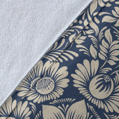Elegant Floral Print Pattern Fleece Blanket
