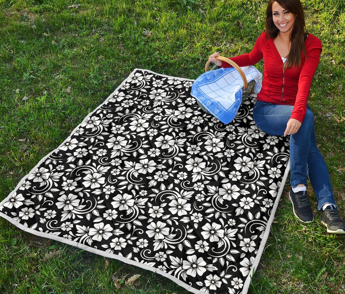 Floral Black White Themed Print Premium Quilt-JTAMIGO.COM