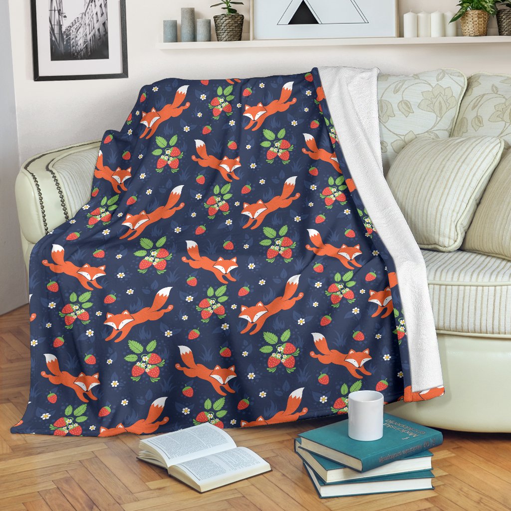 Fox Strawberry Print Pattern Fleece Blanket