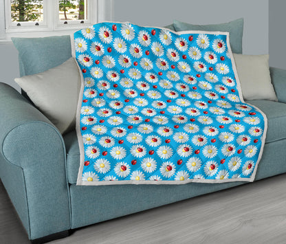 Ladybug with Daisy Themed Print Pattern Quilt Bedspread