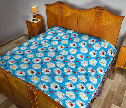 Ladybug with Daisy Themed Print Pattern Quilt Bedspread