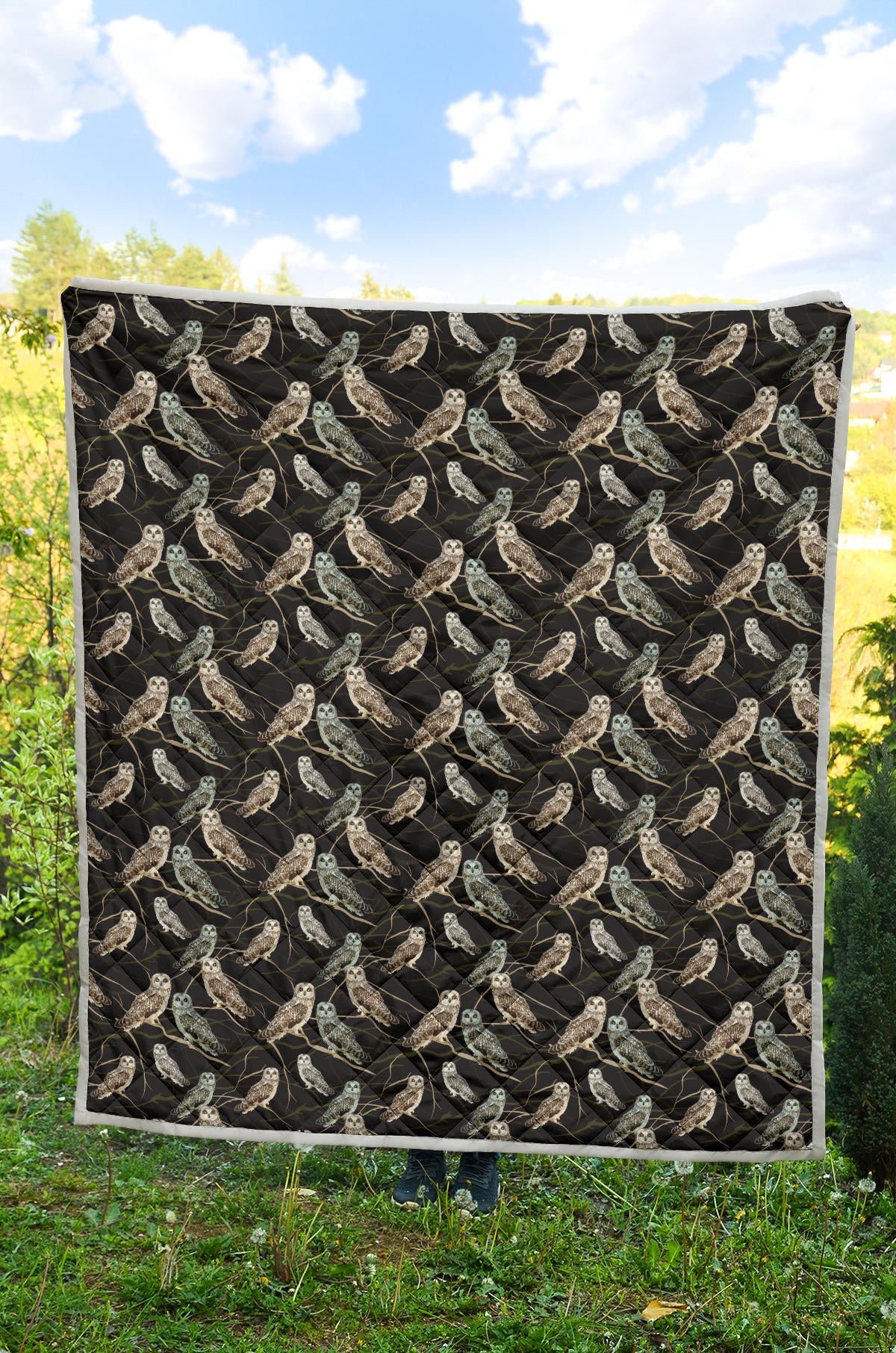 Owl Branch Themed Design Print Quilt Bedspread