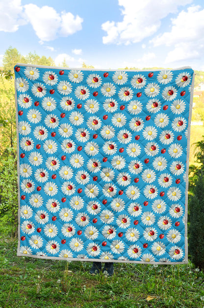 Ladybug with Daisy Themed Print Pattern Quilt Bedspread