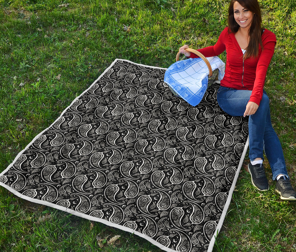 Paisley Black Design Print Quilt Bedspread