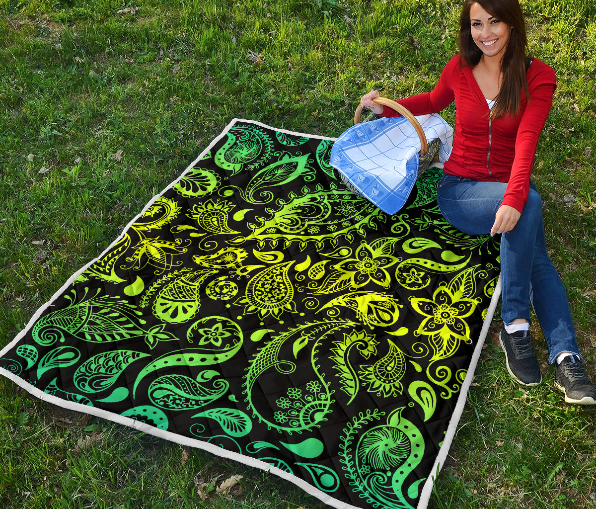 Paisley Green Design Print Quilt Bedspread