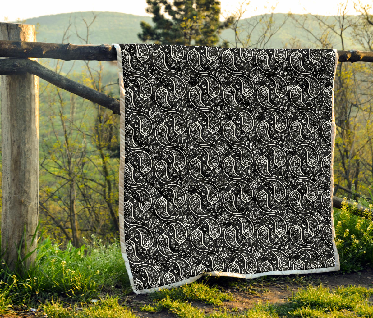 Paisley Black Design Print Quilt Bedspread