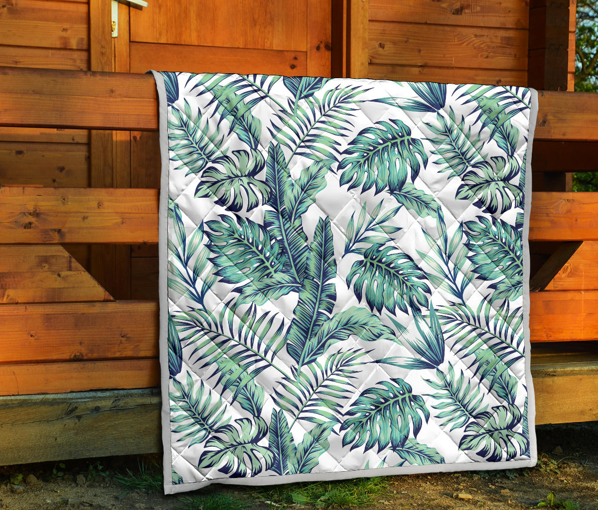 Pattern Tropical Palm Leaves Quilt Bedspread