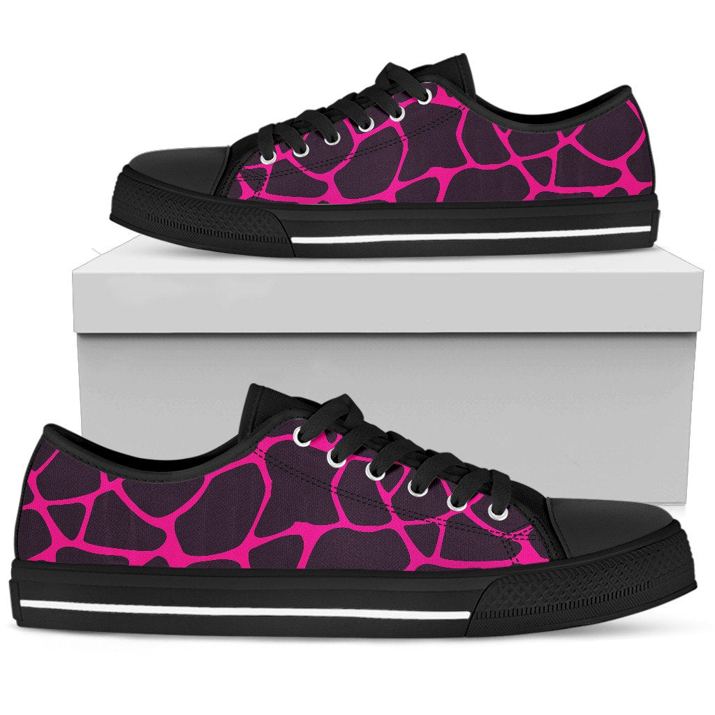 Giraffe Pink Background Texture Print Women Low Top Shoes