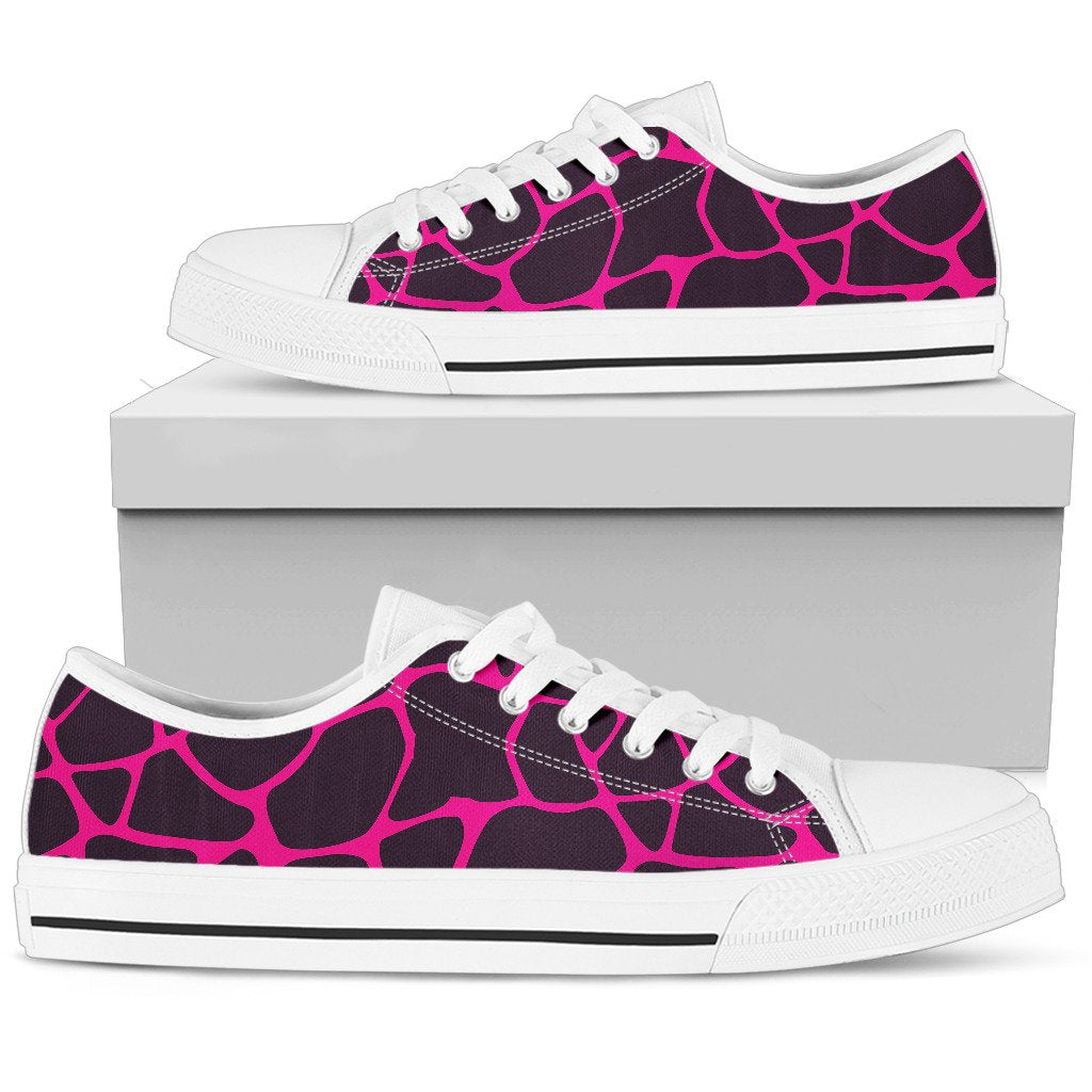 Giraffe Pink Background Texture Print Women Low Top Shoes